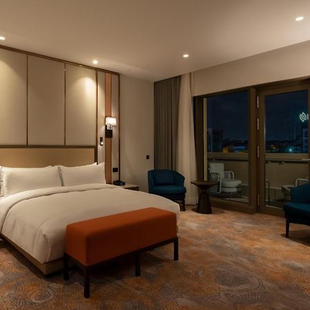 Hilton Mall Of Istanbul Exterior photo Deluxe Room