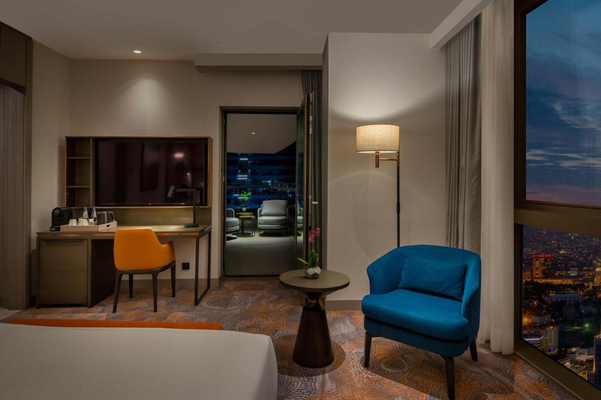 Hilton Mall Of Istanbul Exterior photo A room at the hotel