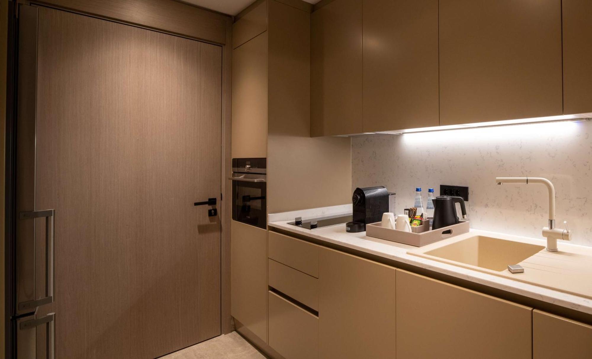 Hilton Mall Of Istanbul Exterior photo Kitchenette in a hotel room