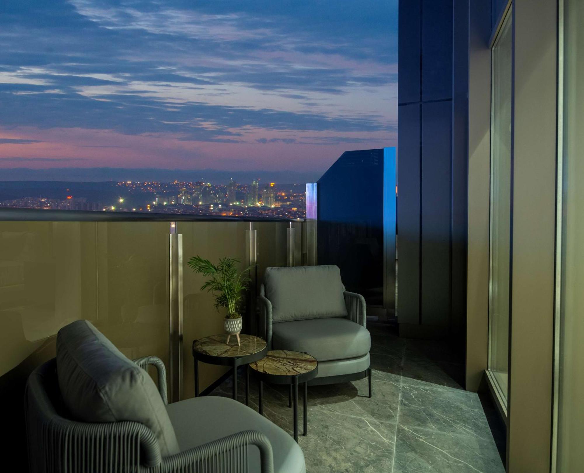 Hilton Mall Of Istanbul Exterior photo View from the balcony of a Sky Suite