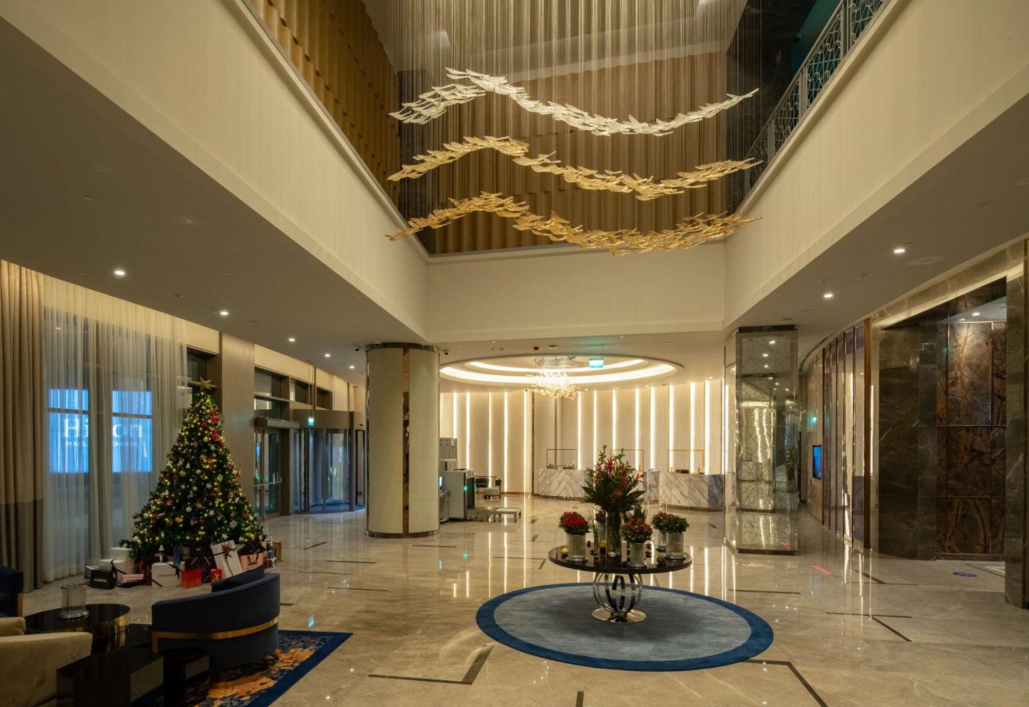 Hilton Mall Of Istanbul Exterior photo Lobby